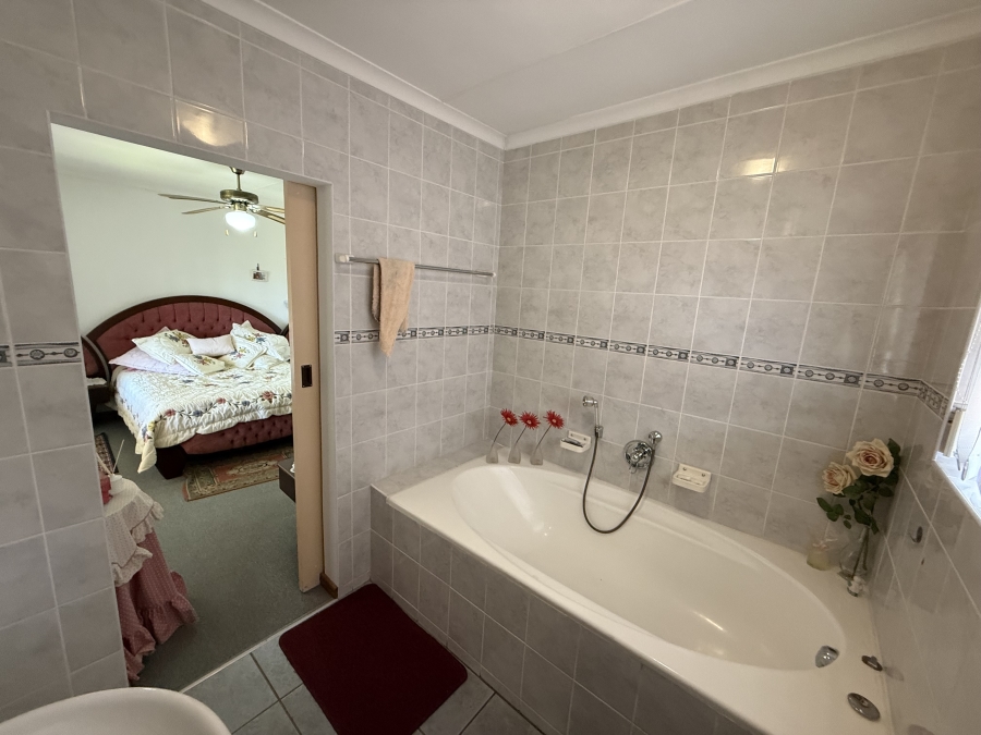 3 Bedroom Property for Sale in Hartenbos Central Western Cape